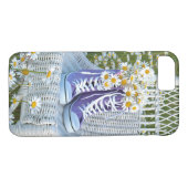 Daisies in paarse sneakers Case-Mate iPhone case (Achterkant (Horizontaal))