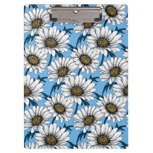 Daisies, wilde bloemen op blauw klembord (Voorkant)