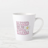 Daisy and Peace Makers Slogan Latte Mok (Rechts)