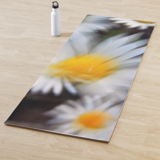 Daisy Blur Yoga Mat (In situ)