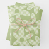 Daisy Check Sage Green Retro Modern Pattern Inpakpapier Vel (In situ)