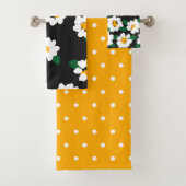 Daisy Flower Pattern Green Yellow Bold Bath Towel Bad Handdoek (Insitu)