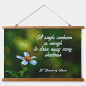Daisy in Shadows St Francis of Assisi Quote Hangend Wandkleed (Voorkant)