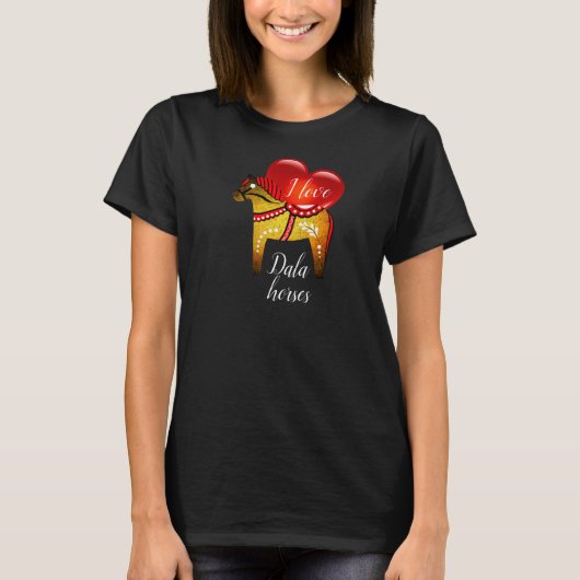 Dala folkpaard, zwart/rood/geel/wit rood hart t-shirt (Voorkant)