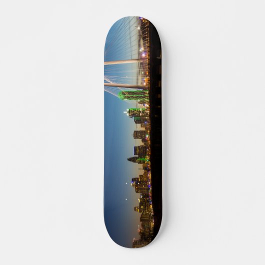 Dallas Skyline Dawn Skateboard (Voorkant)