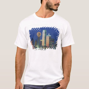 'Dallas, TX skyline 's nachts met Reunion Tower' T-shirt