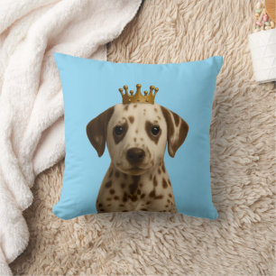 Dalmatische puppy in gouden kroon Schattige Kussen