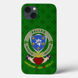 Dalton Irish Shield & Claddagh Personalized iPhone 13 Hoesje