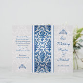 Damas bleu foncé sur le programme de mariage argen (Debout devant)