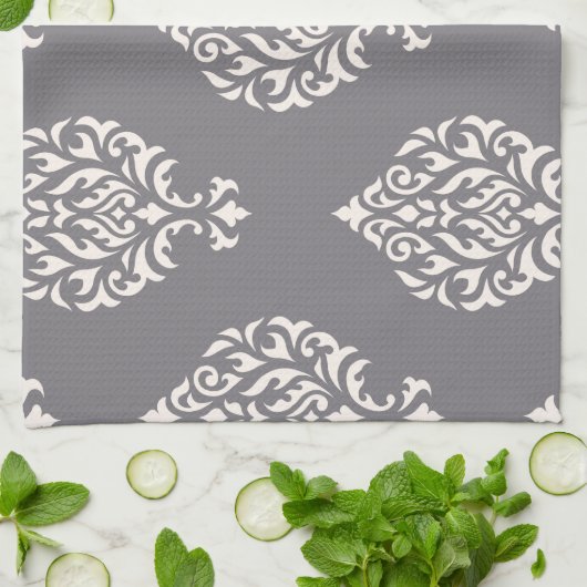 Damask Ornamental Big Pattern Cream op Grey Theedoek (Gevouwen)