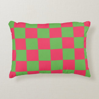 dambordpatroon groene en roze kleuren accent kussen