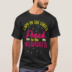 Dame in de straten in de spreadsheets t-shirt