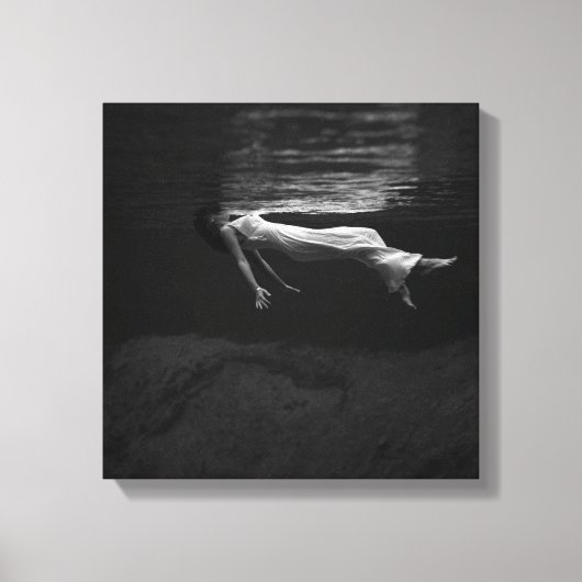Dame in het water canvas afdruk (Voorkant)