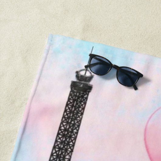  dame met roze hartballon - Ik hou van Parijs Strandlaken (In situ)