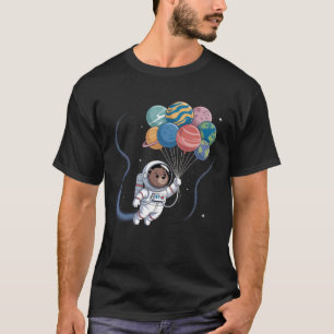 Dames astronaut beer houdt planeet ballonnen buite t-shirt
