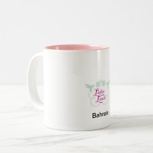 Dames die Mok Lunch (Voorkant links)