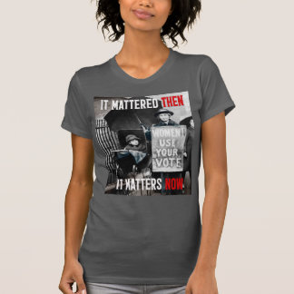 Dames! Gebruik je stem! Ongedateerd T-shirt