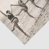 dames in zwemkostuum tissuepapier (Detail)