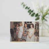 dames wachten op briefkaart (Staand voorkant)