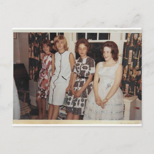 dames wachten op briefkaart (Voorkant)