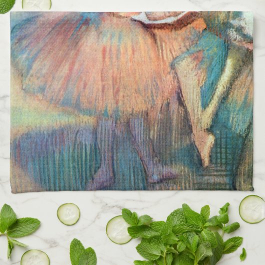 Dancers in een landschap van Edgar Degas Theedoek (Gevouwen)