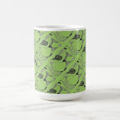"Dancing Hen on Green Tiled" Abstrait Design Mug (Centre)