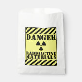 DANGER RADIOACTIVE MATERIALS TRICK OR TREAT BEDANKZAKJE (Voorkant)