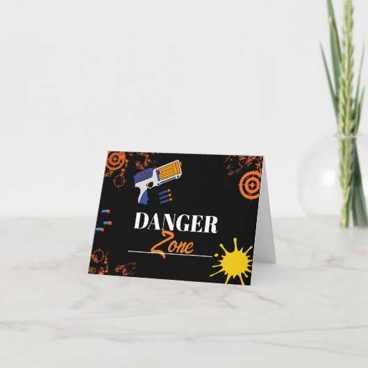 Danger Zone Dart Pistool Verjaardagsfeestlevering Bedankkaart (Voorkant)