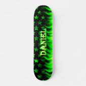 Daniel skateboard feu vert et feu design. (Devant)