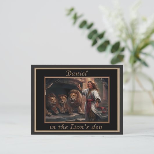 Daniel staande in de leeuwen den oeroud uitziende briefkaart (Staand voorkant)