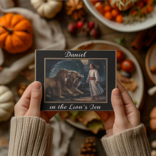 Daniel staande in de leeuwen den zwart briefkaart