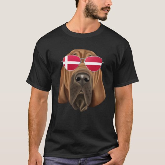 Danish Flag Bloodhound Dog Denmark Pocket T-shirt (Voorkant)