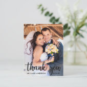 Dank je trouwfoto modern schrift zwart briefkaart (Staand voorkant)