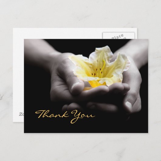 Dank u delicate gele bloem in handen briefkaart (Voorkant / Achterkant)