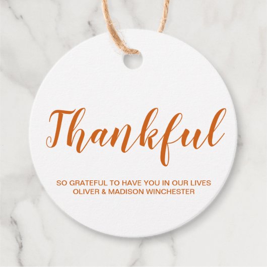 Dankbare oranje aangepaste script kraft Thanksgivi Bedankjes Labels (Voorkant)