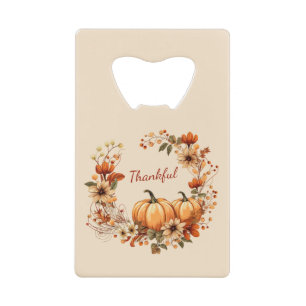 Dankbare pompoen en herfstbloemen krans kredietkaart flessenopener