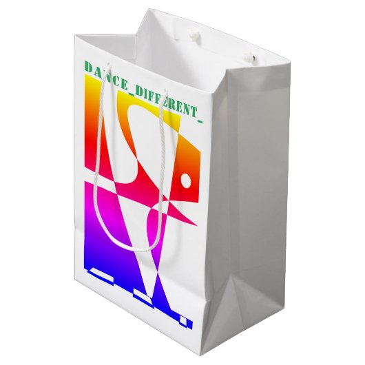 DANS_ANDERS_ Regenboog Medium Cadeauzakje (Voorkant Gekanteld)