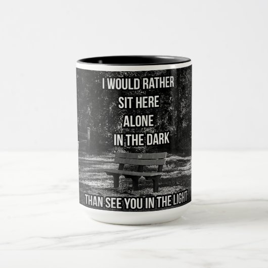 Dans La Mug De Citation Sombre (Centre)