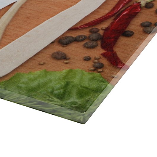 Dans la planche à découper de la cuisine (Coin)