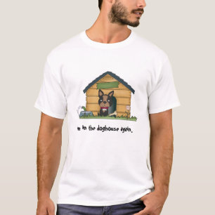 Dans le T-shirt de chenil