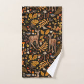 Dans les bois / Cerf d'automne sur noir (Serviette à main)