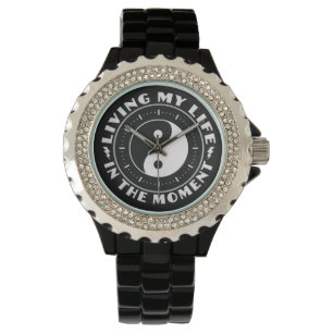 DANS les montres de coutume de MOMENT