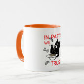 Dans les pâtes nous croyons – Mug drôle pour amate (Devant gauche)