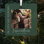 Dans Loving Memory | 5 Photo Collage |<br><div class="desc">Créez un souvenir pour honorer votre être aimé avec notre ornement de Noël personnalisé. Le design comprend une grande image sur le devant, inscrite avec leur nom et les dates importantes, ainsi qu'un collage de 4 photos supplémentaires sur le dos. Un beau sentiment, "In Loving Memory" (En mémoire d'amour) est...</div>