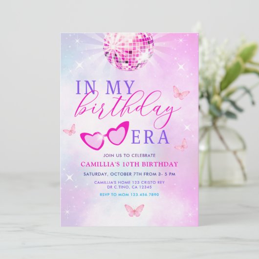 Dans Mon Invitation À L'Ère D'Anniversaire (Debout devant)