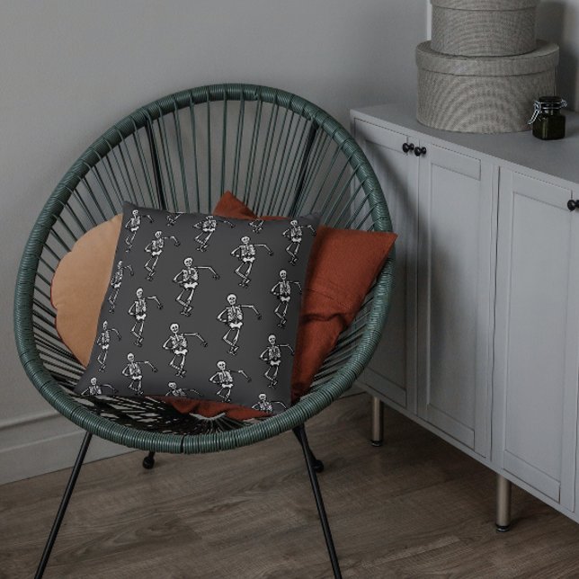 Dansend Skeleton Halloween Kussen (Creator heeft geüpload)