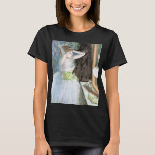 Danseres in haar kleedkamer door Edgar Degas T-shirt