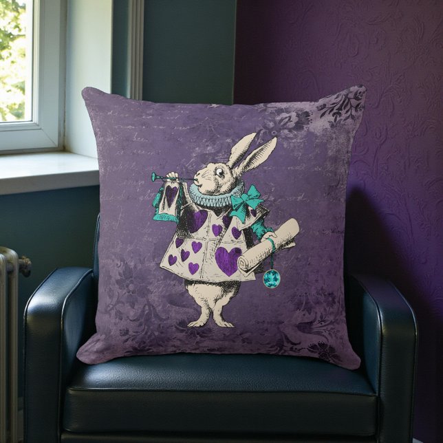 Dark Alice Rabbit Rustic Deep Purple Kussen (Creator heeft geüpload)