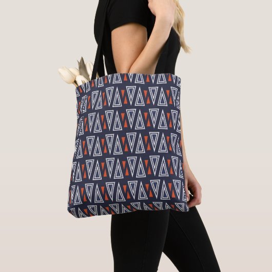 Dark Blue and Red Geometric Triangles Pattern Draagtas (Dichtbij)