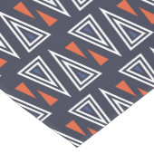 Dark Blue and Red Geometric Triangles Pattern Korte Tafelloper (Hoek)